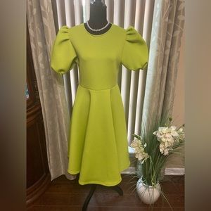 Beautiful apple green dress!💚💚